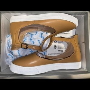 French Blu “Crisp” t-strap sneaker size 8